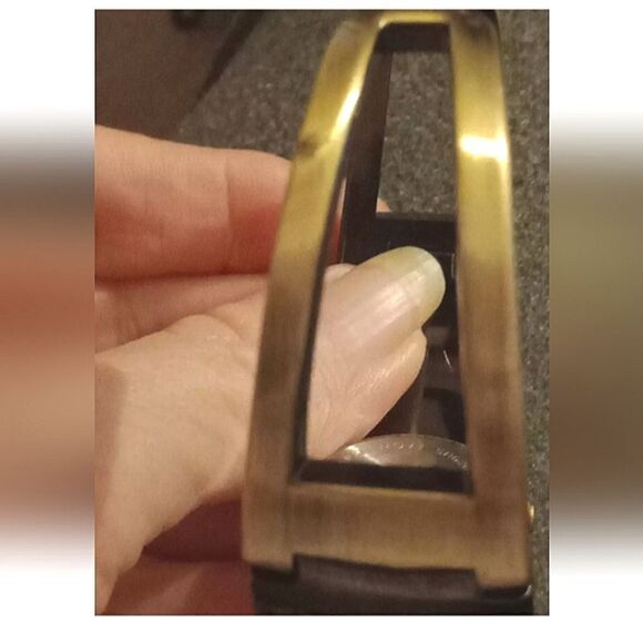 Analog Wristwatch Brass Tone Ornate Cuff Band Round Mother of Pearl Face. NWOT - Picture 5 of 5